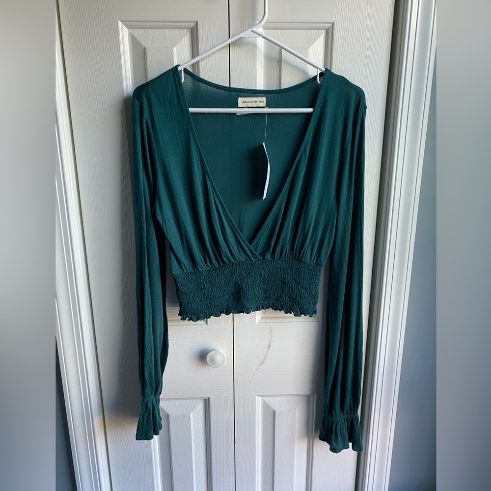 Urban Outfitters Taran Long Sleeve Smocked Surplice Crop Top Green Size M NWT